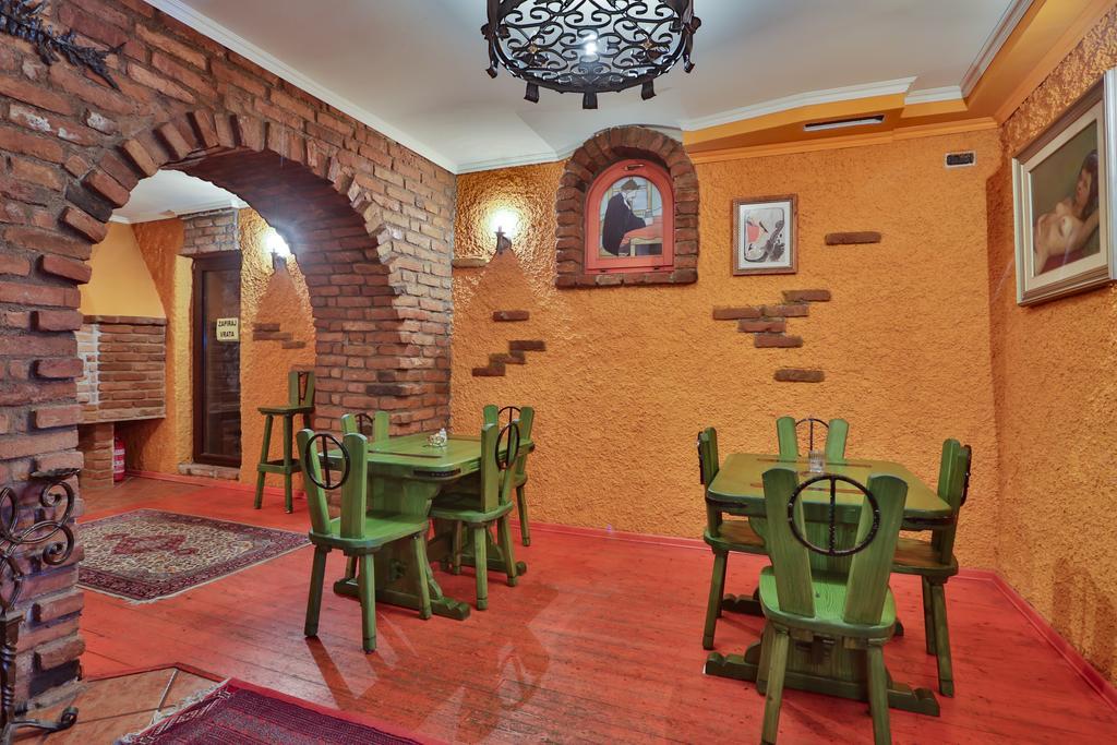 Casa Oasa -Accommodation , Pizzeria & Bar Marezige Extérieur photo